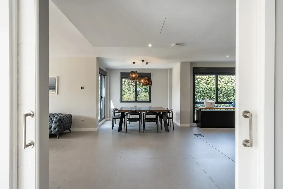 Villa de lujo en Villafranca con piscina y jardín privado - imagen 25