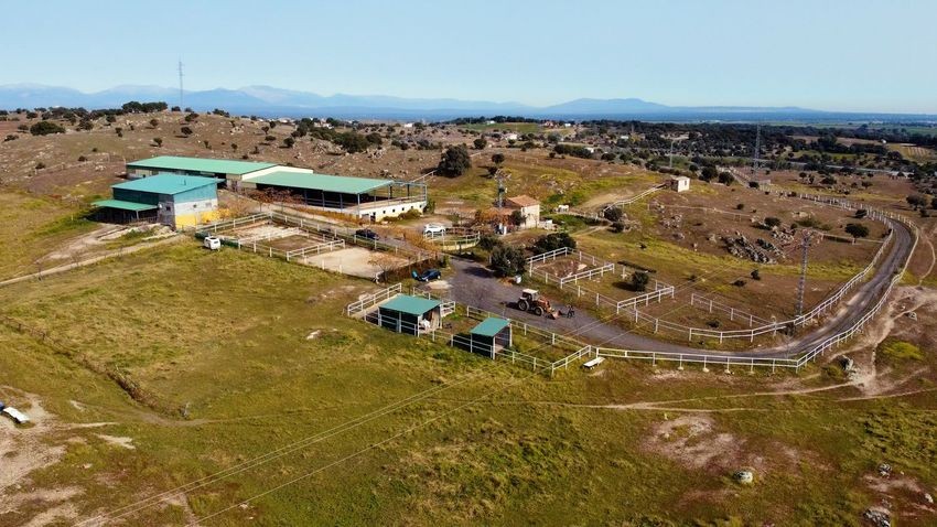 Finca rústica para hípica con vistas a la Sierra de Guadalupe, casi 11 hectáreas - imagen 5